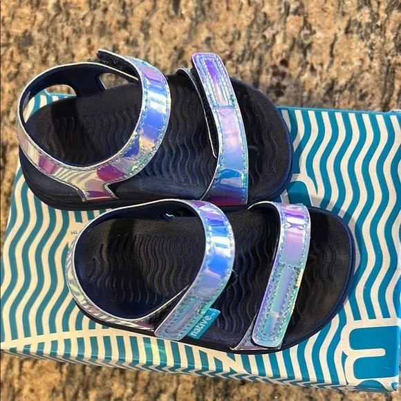 NWOT original box Native toddler girl size 5 Charley Hologram sandal - Picture 4 of 4